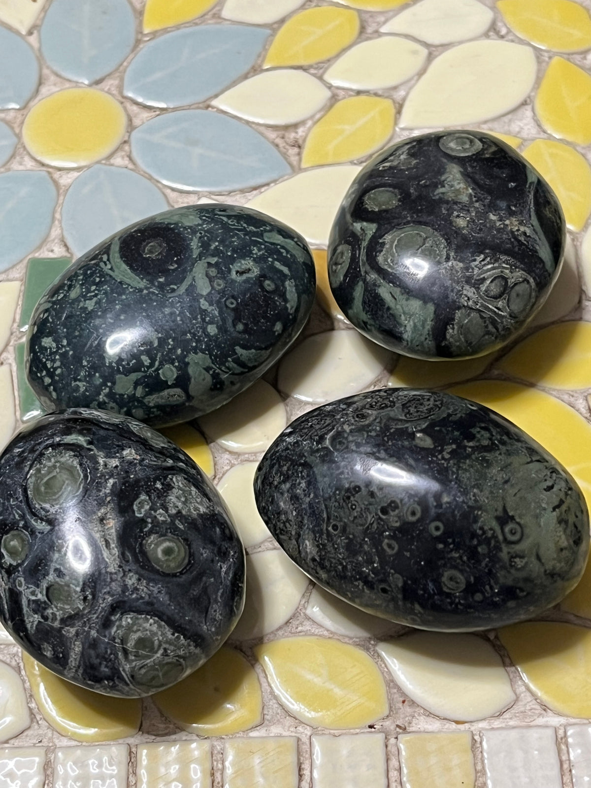 Kombaba Jasper Palm Stone