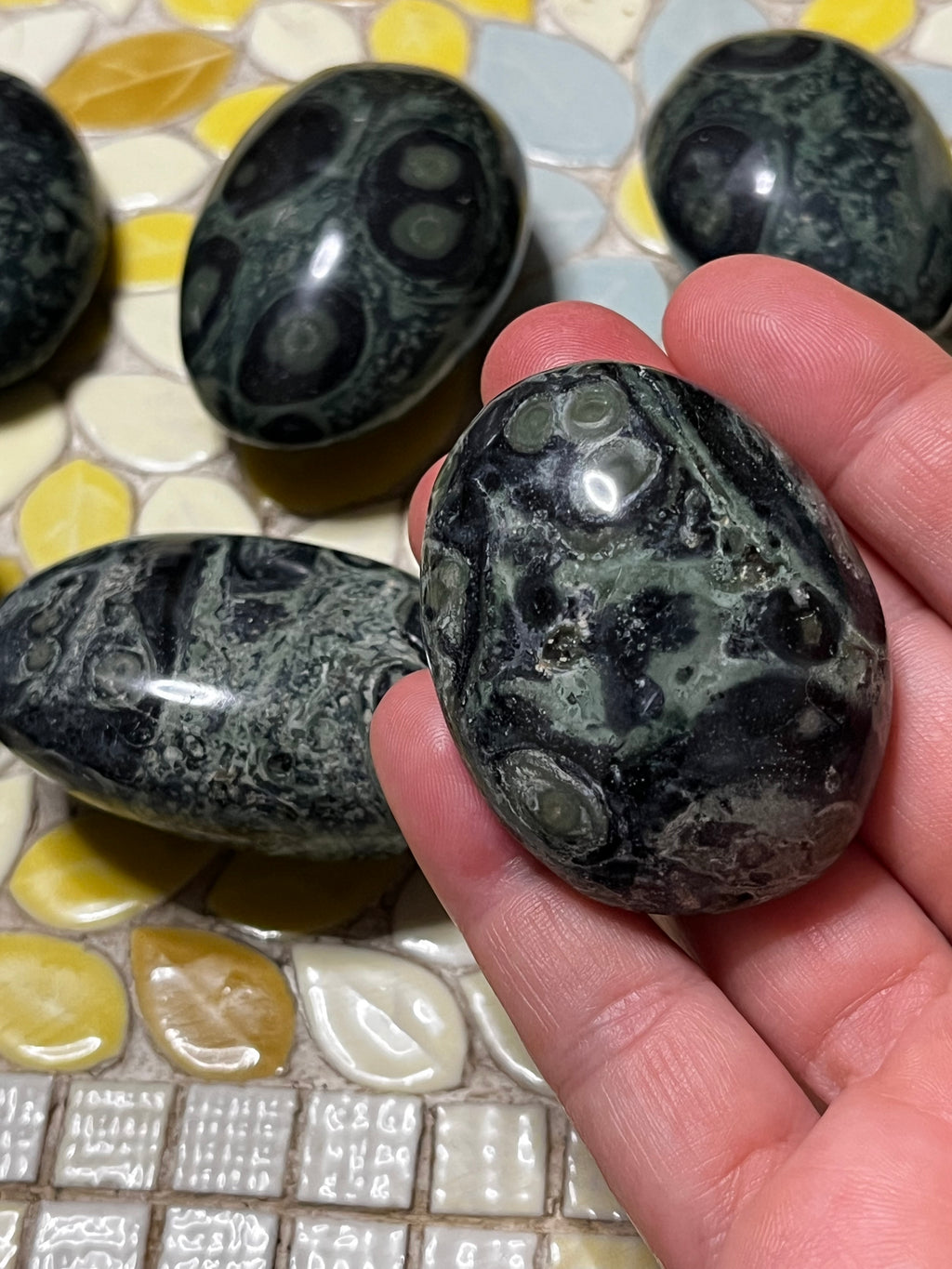 Kombaba Jasper Palm Stone